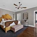 Apartment Uptown Historic Retreat Sleeps 8 Charlotte