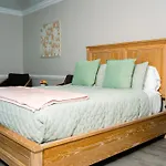 New Quiet Near Atrium Health With 24-7 Gym * Charlotte