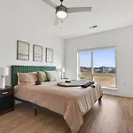 Apartment Queen Breeze - Parking, Pool, Walkable Charlotte