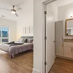 Blue Haven - Pool, Views, Free Parking Apartment