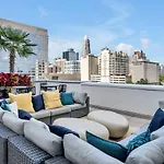 Apartment Queen Breeze - Parking, Pool, Walkable