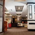 Dunhill Hotel