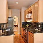 Contemporary 2Br In Myers Park With Screened Porch
