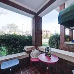 Retro 1br In Elizabeth With Porch & Eclectic Design Charlotte