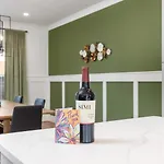 Holiday home Bold Uptown Retreat - Hot Tub - 6 Beds Charlotte