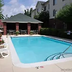 Hotel Homewood By Hilton Airport