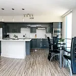 2br Uptown Furnished Apts *