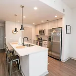 Uptown Furnished Near Boa Stadium Apts *