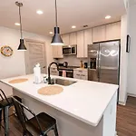 Apartment Uptown Furnished Near Boa Stadium Apts *