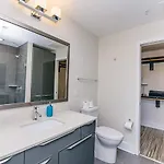 2Br Uptown Furnished Apartment Near Truist Fields Apts