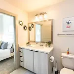 2br Uptown Furnished Near Truist Fields Apts Apartment *