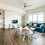 2br Uptown Furnished Near Truist Fields Apts *