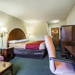 Quality Airport-near Uptown Hotel 2*