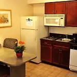 Hotel Homewood By Hilton Airport 2*