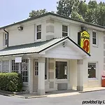 Super 8 By Wyndham Downtown Area