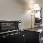 Quality Airport-near Uptown 2*