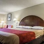 Quality Airport-near Uptown Hotel 2*