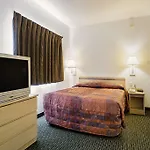 Hotel Studio 6 Airport 2*