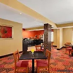 Hotel Baymont By Wyndham Charlotte-airport Coliseum 2*