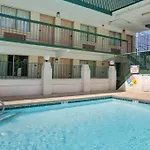 Super 8 By Wyndham Downtown Area