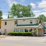 Super 8 By Wyndham Downtown Area Motel