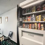 Quality Airport-near Uptown 2*
