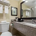 Quality Airport-near Uptown Hotel 2*