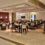 Hotel Airport By Ihg 3*