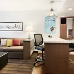 Hotel Towneplace By Marriott Loso Airport