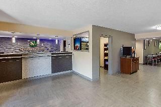 Quality Airport-near Uptown Hotel