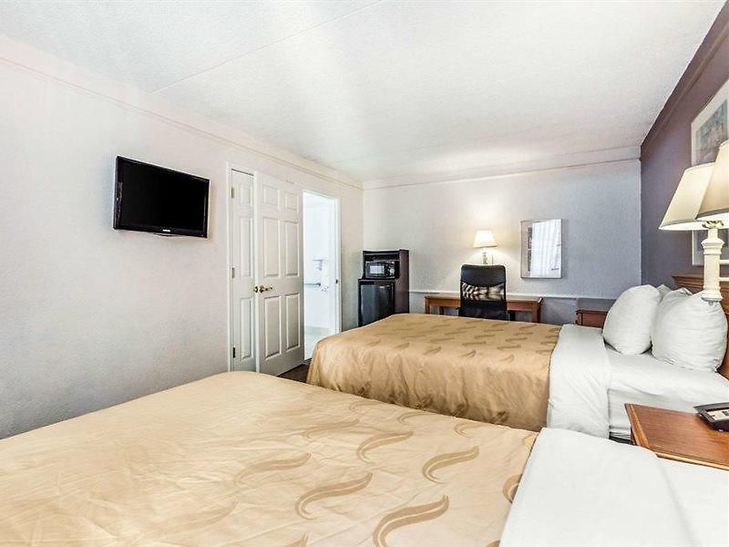 Quality & Airport Hotel 3*