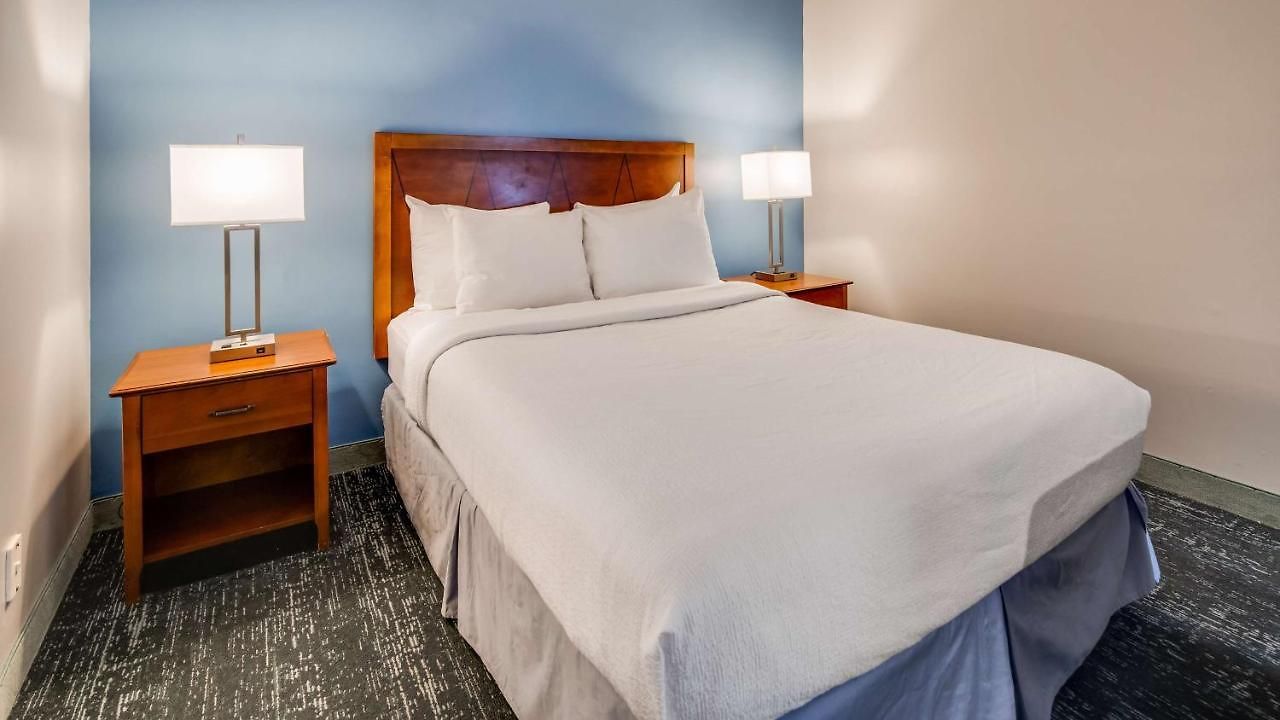 Surestay By Western Executive Park Charlotte