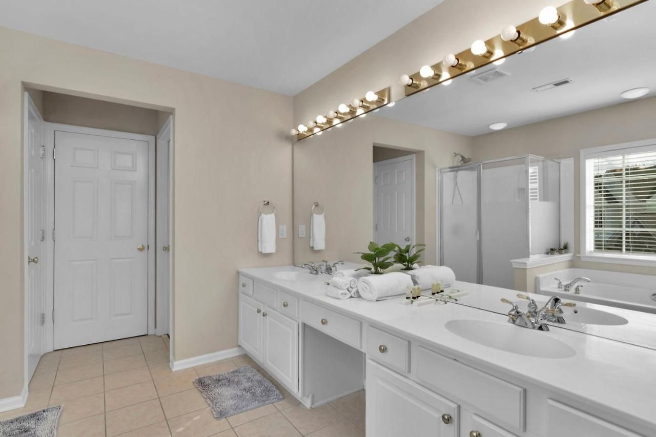 Spectacular 5br-family With Pool & Amenities *