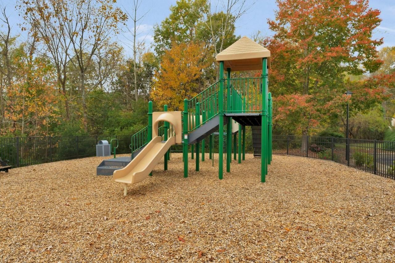 Spectacular 5br-family With Pool & Amenities Charlotte