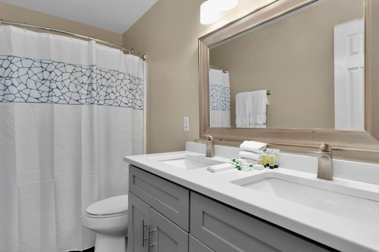 Holiday home Spectacular 5br-family With Pool & Amenities Charlotte
