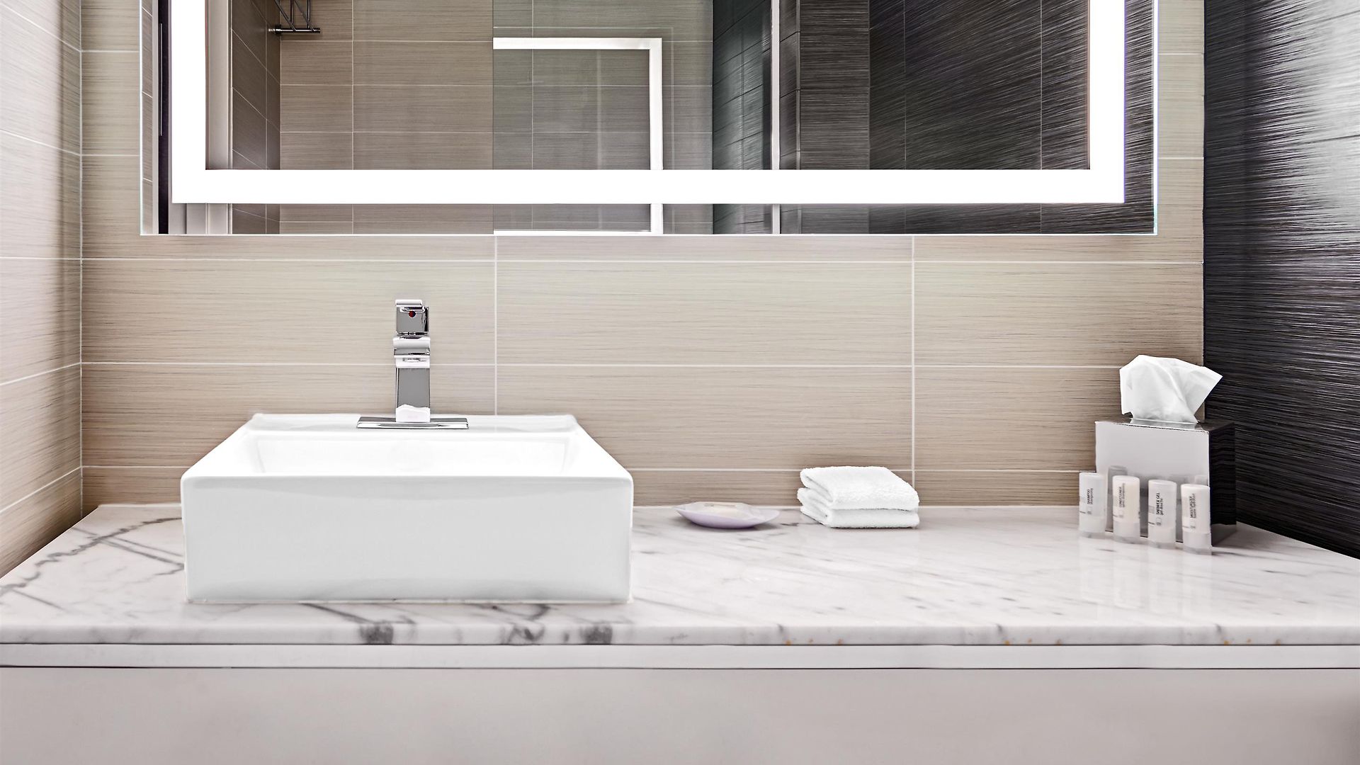 Le Meridien Hotel 4*