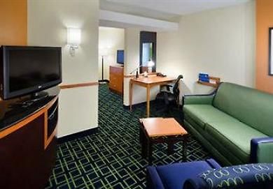Hotel Fairfield & By Marriott Matthews Charlotte