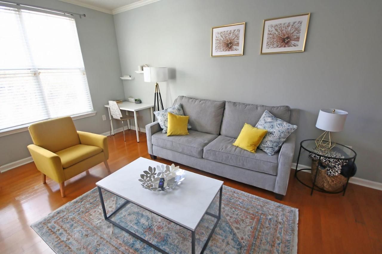 2br Uptown Park View With Free Parking Aparthotel