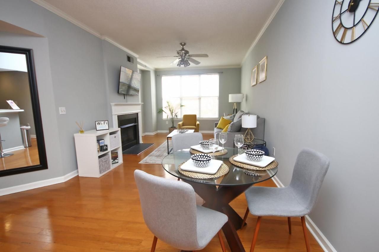 2br Uptown Park View With Free Parking *