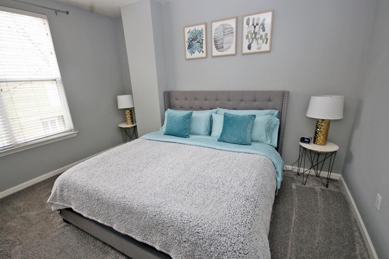 2br Uptown Park View With Free Parking Aparthotel Charlotte