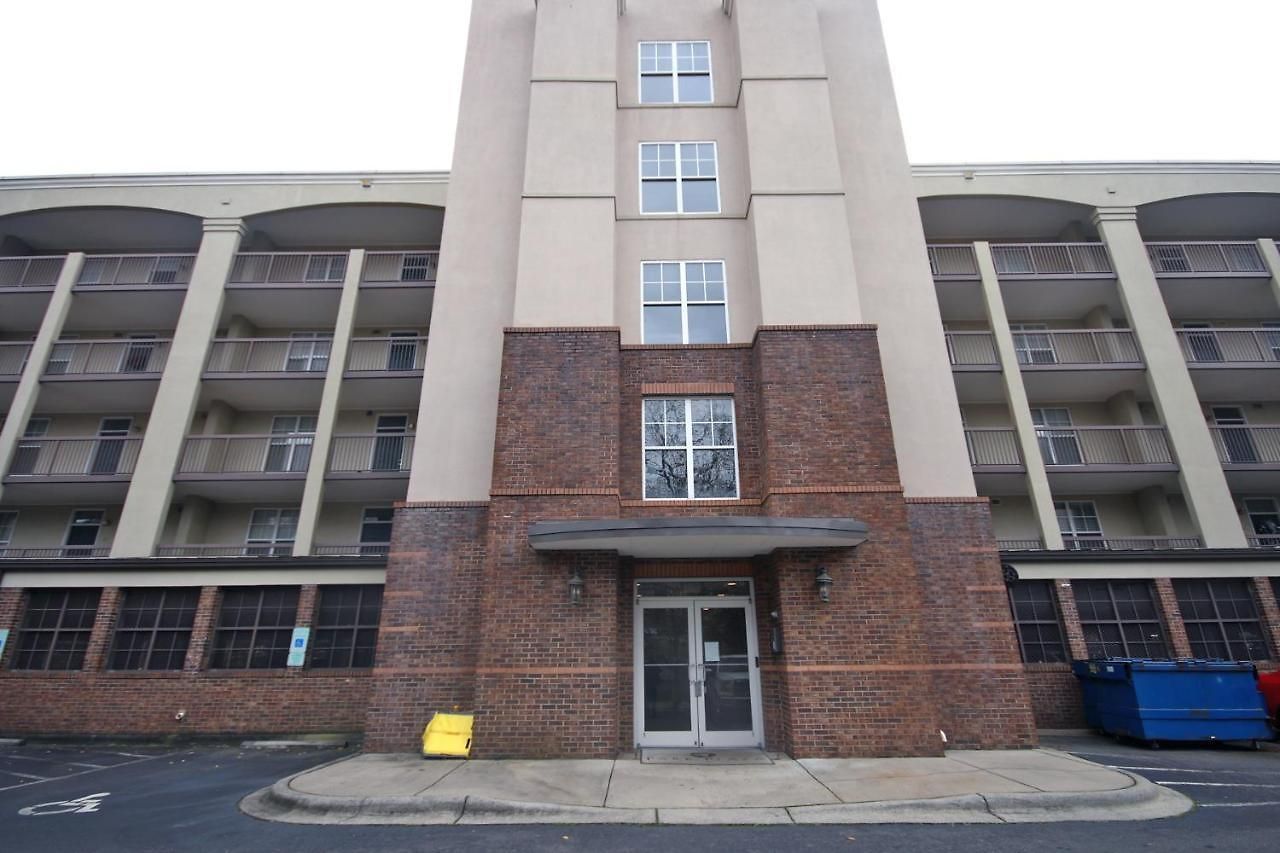 2br Uptown Park View With Free Parking Aparthotel