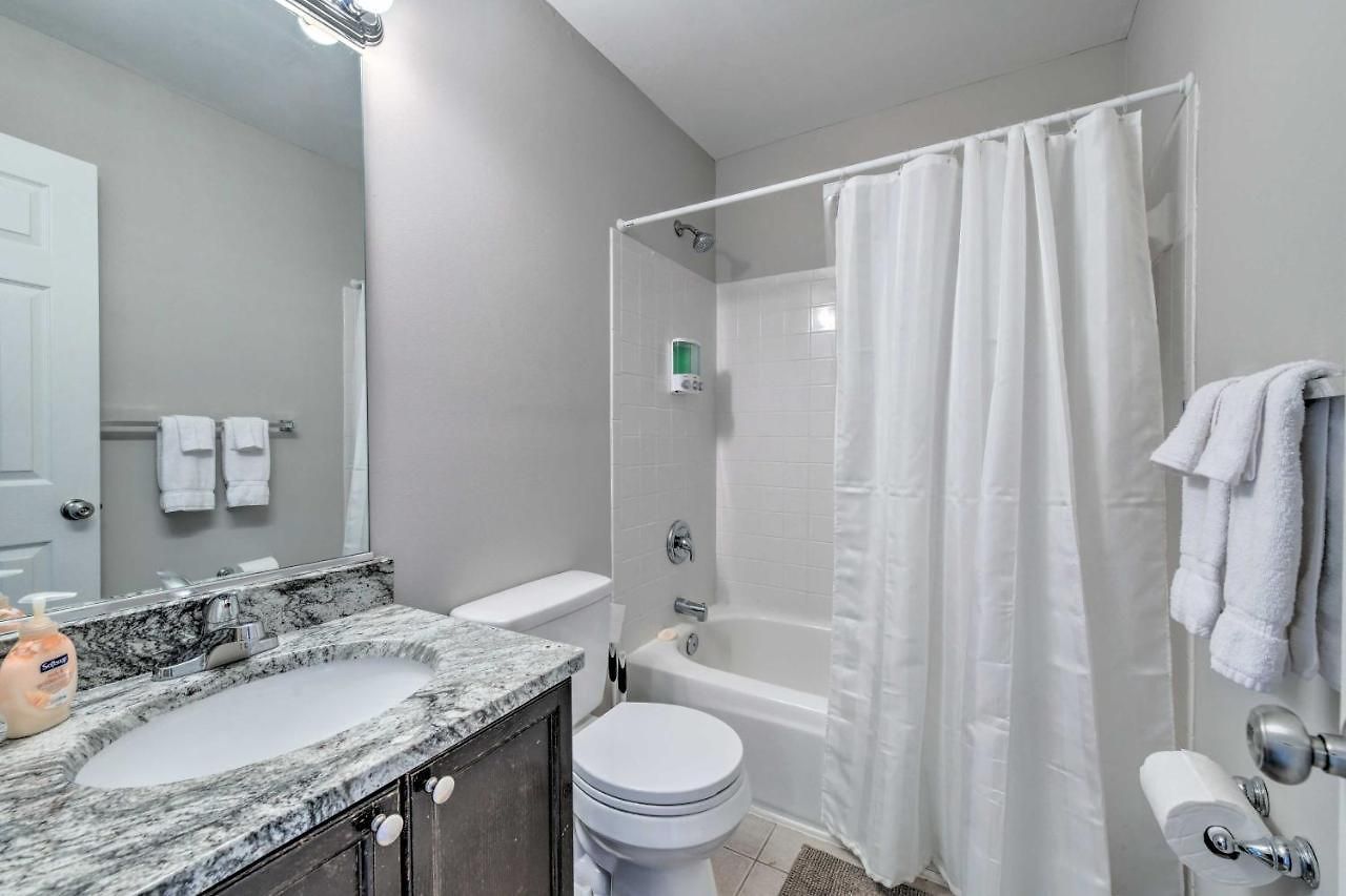 Near Uncc! Family Retreat W/ Deck Holiday home *