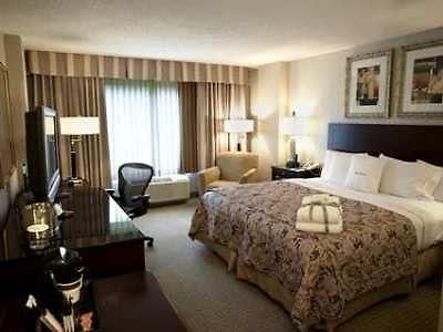 Doubletree By Hilton Airport Hotel