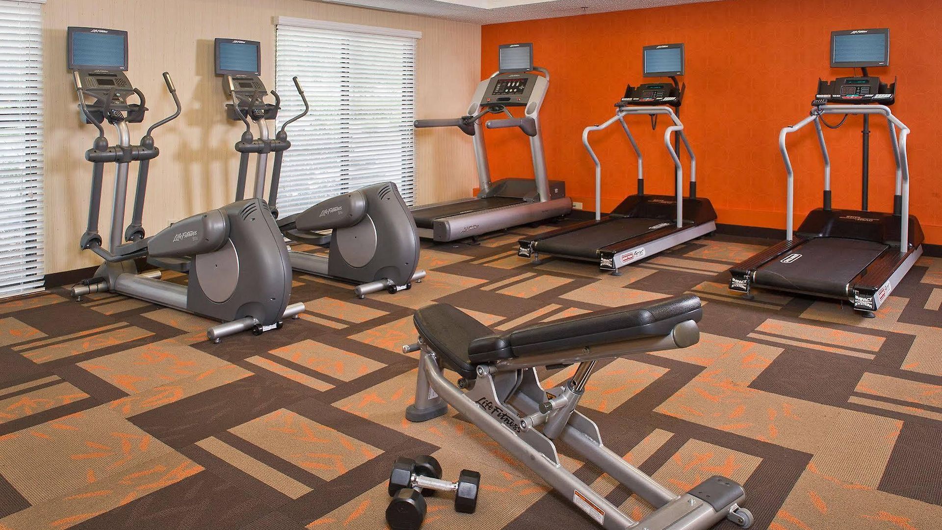 Courtyard Southpark Hotel 3*