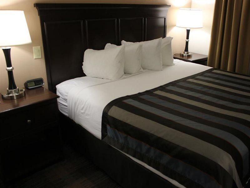 Spark By Hilton Tyvola I-77 3* Charlotte