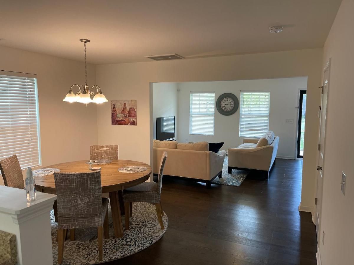 Holiday home Spacious & Family Friendly 3br | 10 Min To Uptown