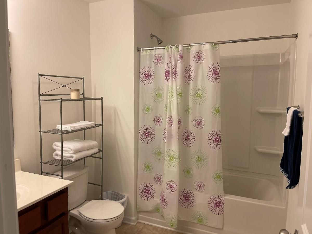 Spacious & Family Friendly 3br | 10 Min To Uptown Holiday home