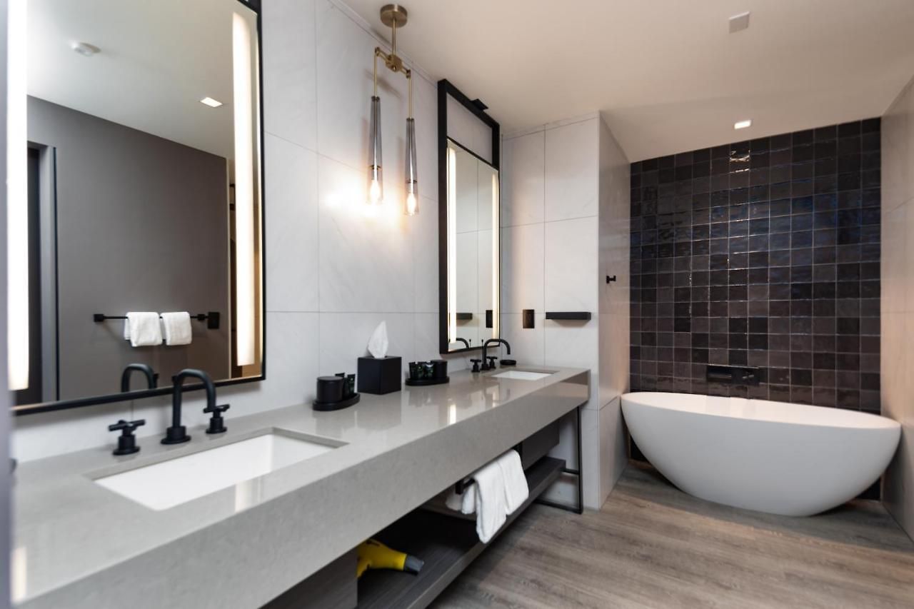 Hyatt Centric Southpark 4*