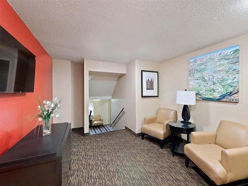 6 Charlotte, Nc - Tyvola Rd Executive Park