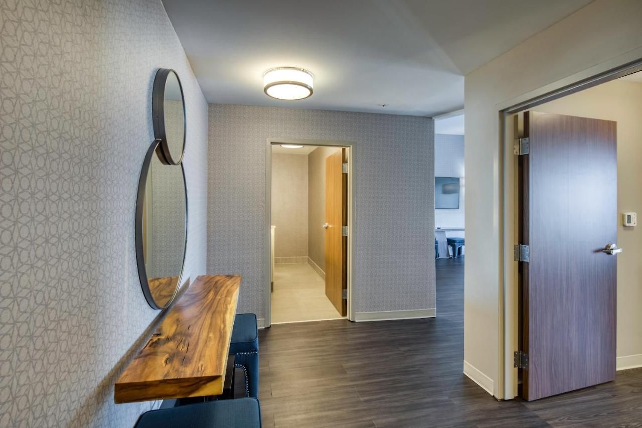 Express & - - South End By Ihg